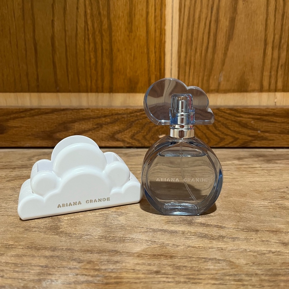 Ariana Grande Cloud Perfume